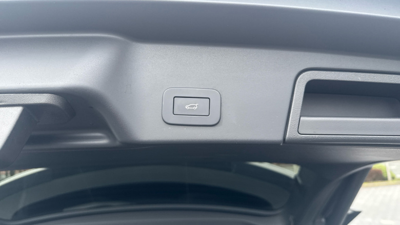 Land Rover Range Rover Evoque 2.0 D200 R-Dynamic HSE 5dr Auto Diesel Hatchback